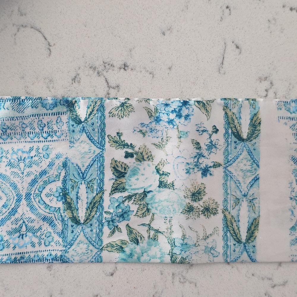 Elegant Blue and White Scarf - Picture 2 of 3